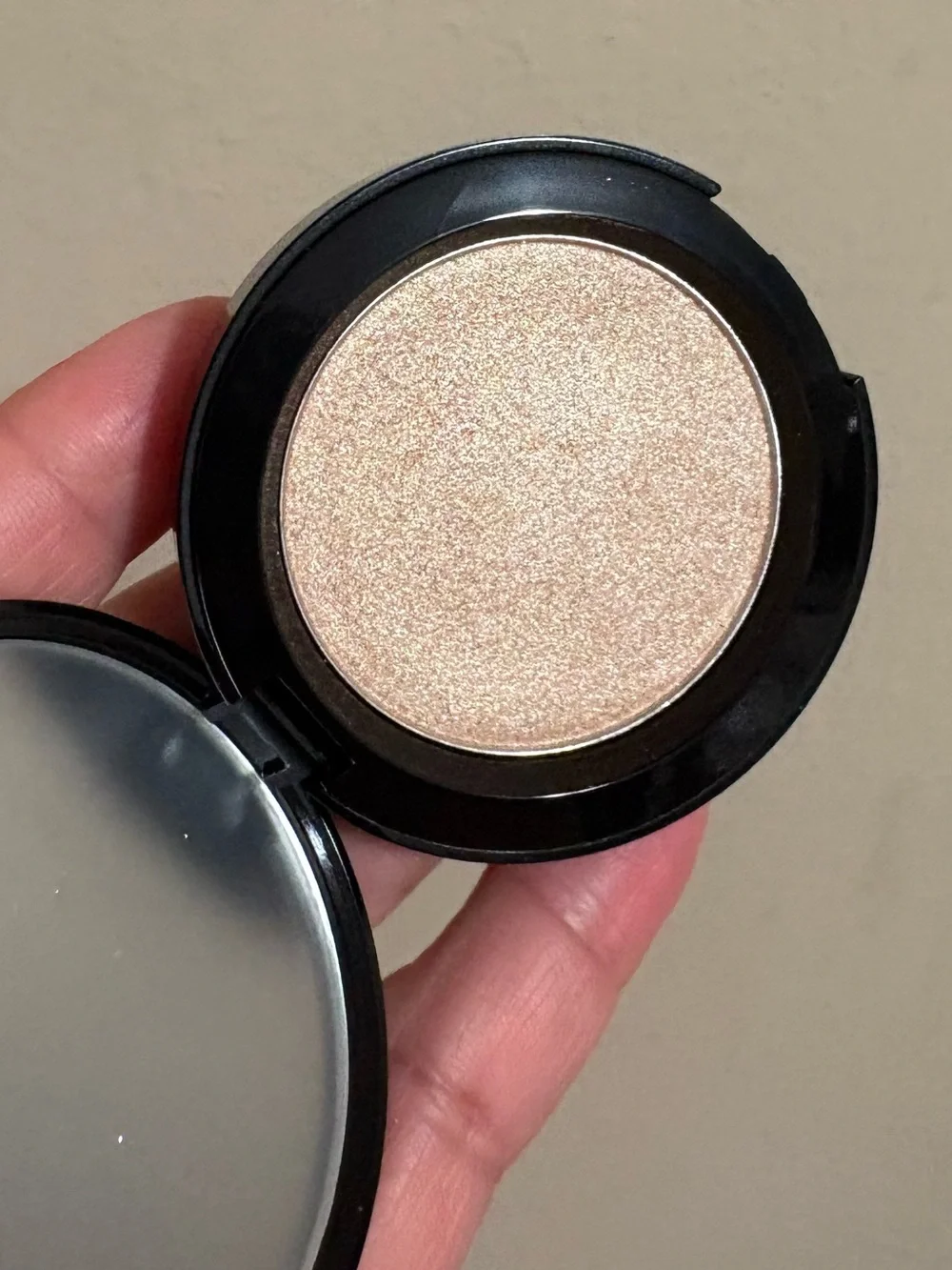 Laura Geller Easy Illuminating Powder Highlighter Champagne Brand New Never Used